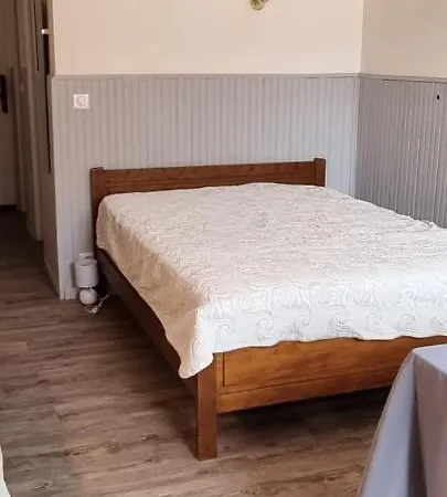 Les Thermes De Apartment